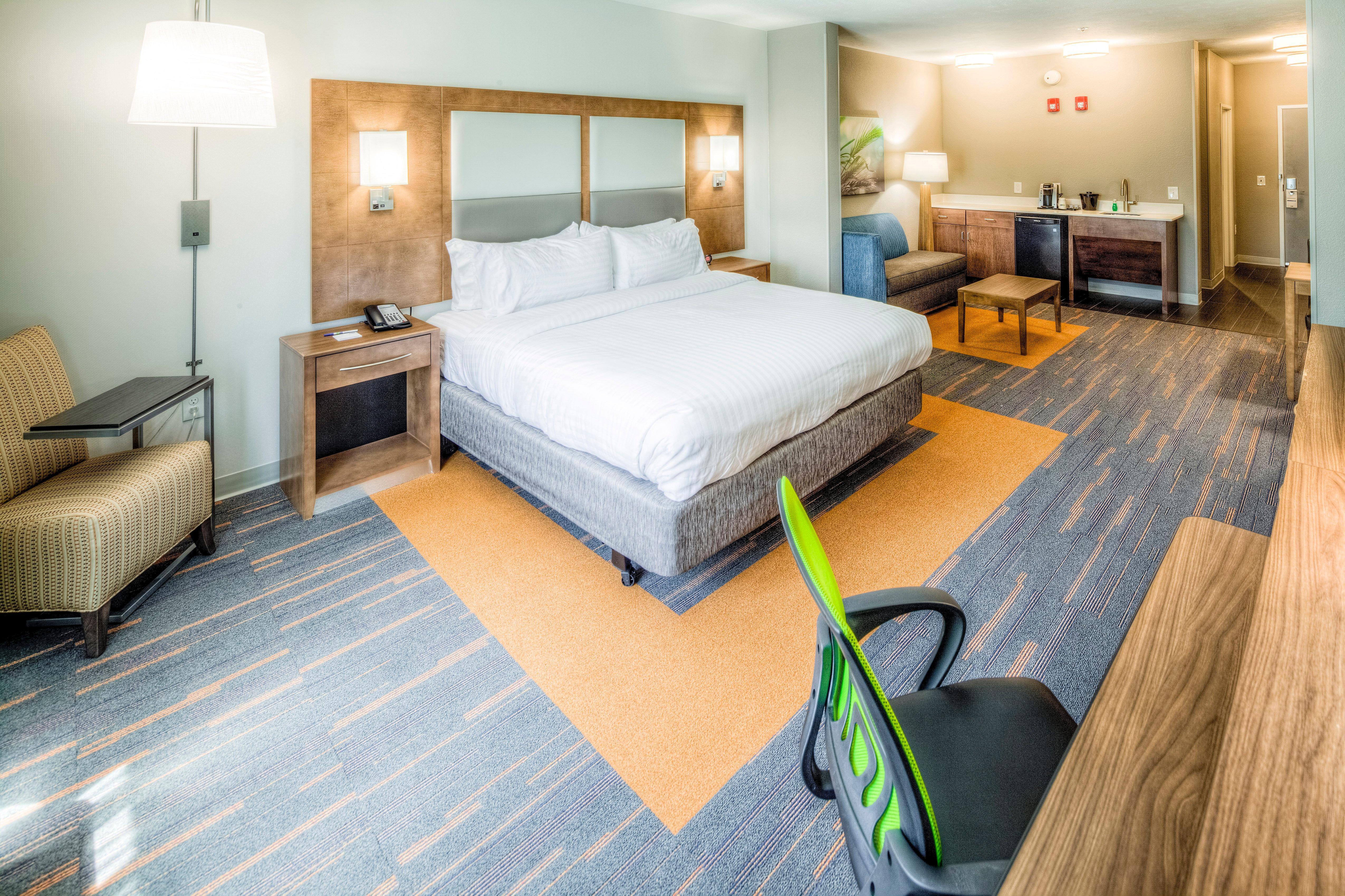 Holiday Inn Express & Suites Cleveland/Westlake By Ihg Exterior foto